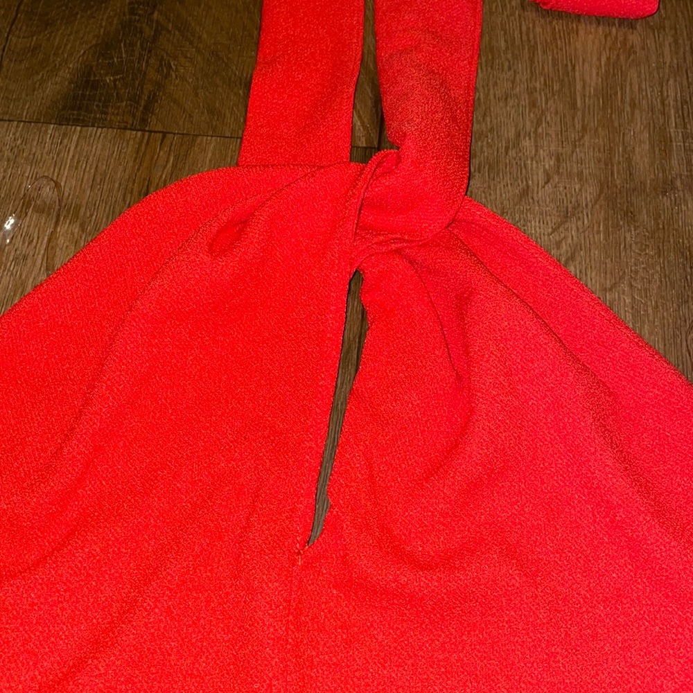 Backless halter top 🔝